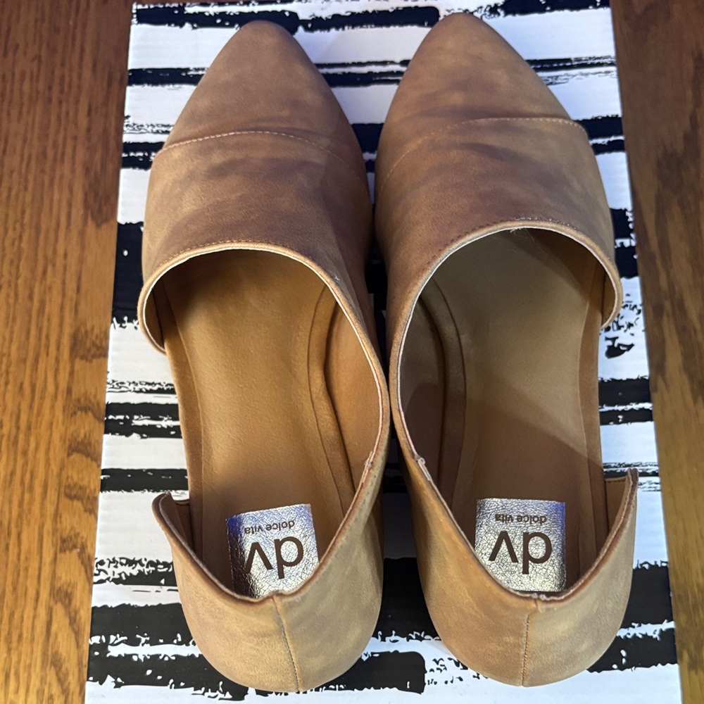 DV by Dolce Vita Women's Brown Flats